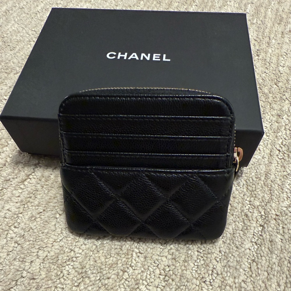 CHANEL Black Quilted Leather Card Holder Wallet - Picture 2 of 6